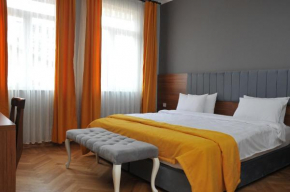 Palm Hotel